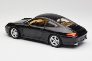 Porsche 911 996 Carrera Czarny Gate 1:18 1043 Metal — zdjęcie 7 z 8