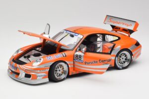 Porsche 911 997 GT3 R #88 Porsche Consulting 2005 AUTOart 1:18 77821 Metal — zdjęcie 2 z 8