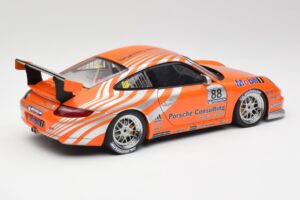 Porsche 911 997 GT3 R #88 Porsche Consulting 2005 AUTOart 1:18 77821 Metal — zdjęcie 3 z 8