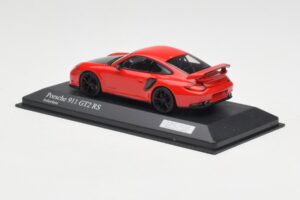 Porsche 911 997.2 GT2 RS Czerwony z Czarnymi Felgami Minichamps 1:43 400069407 Metal — zdjęcie 3 z 4