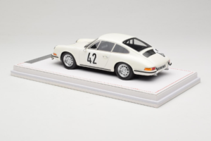 Porsche 911 S #42 R. Buchet / H. Linge Auguste Veuillet 24 Hours of Le Mans Class Winner 1967 IVY 1:18 REMC006 Żywica — zdjęcie 5 z 6