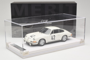 Porsche 911 S #42 R. Buchet / H. Linge Auguste Veuillet 24 Hours of Le Mans Class Winner 1967 IVY 1:18 REMC006 Żywica — zdjęcie 6 z 6