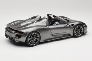 Porsche 918 Spyder Liquid Metal Srebrny Minichamps 1:18 110062430 Metal — zdjęcie 3 z 8