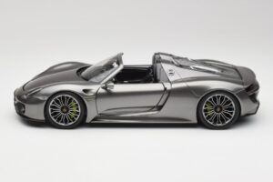 Porsche 918 Spyder Liquid Metal Srebrny Minichamps 1:18 110062430 Metal — zdjęcie 4 z 8