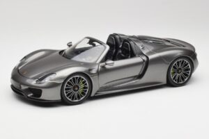 Porsche 918 Spyder Liquid Metal Srebrny Minichamps 1:18 110062430 Metal