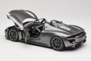 Porsche 918 Spyder Liquid Metal Srebrny Minichamps 1:18 110062430 Metal — zdjęcie 5 z 8