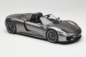 Porsche 918 Spyder Liquid Metal Srebrny Minichamps 1:18 110062430 Metal — zdjęcie 6 z 8
