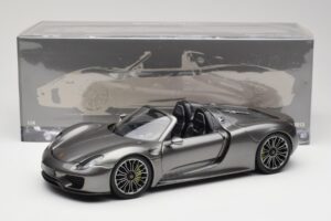 Porsche 918 Spyder Liquid Metal Srebrny Minichamps 1:18 110062430 Metal — zdjęcie 8 z 8
