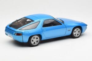 Porsche 928 Niebieski AUTOart 1:18 77901 Metal — zdjęcie 3 z 8