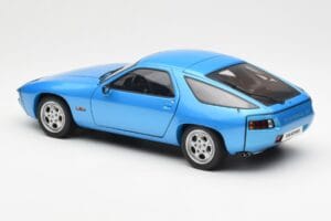 Porsche 928 Niebieski AUTOart 1:18 77901 Metal — zdjęcie 7 z 8