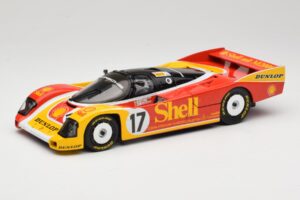 Porsche 962C Group C #17 D. Bell / H-J. Stuck / K. Ludwig 24 Hours of Le Mans 1988 Universal Hobbies 1:18 4704 Metal