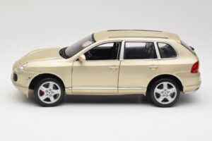 Porsche Cayenne S 955 Beżowy Maisto 1:18 WAPC2100213 Metal — zdjęcie 4 z 8