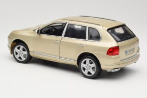 Porsche Cayenne S 955 Beżowy Maisto 1:18 WAPC2100213 Metal — zdjęcie 7 z 8