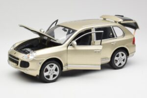 Porsche Cayenne Turbo 955 Beżowy Maisto 1:18 WAP02100113 Metal — zdjęcie 2 z 8
