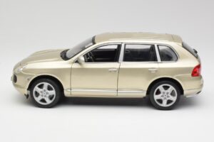 Porsche Cayenne Turbo 955 Beżowy Maisto 1:18 WAP02100113 Metal — zdjęcie 4 z 8
