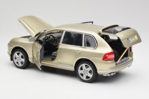 Porsche Cayenne Turbo 955 Beżowy Maisto 1:18 WAP02100113 Metal — zdjęcie 5 z 8