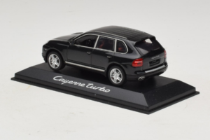 Porsche Cayenne Turbo Dark Green Metallic Minichamps 1:43 WAP02061117 Metal — zdjęcie 3 z 5