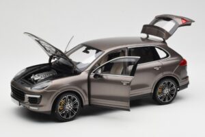 Porsche Cayenne E2 Turbo S Umbra Metaliczny Minichamps 1:18 WAP0213020F Metal — zdjęcie 2 z 8
