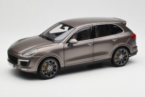 Porsche Cayenne E2 Turbo S Umbra Metaliczny Minichamps 1:18 WAP0213020F Metal
