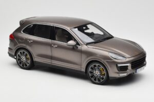 Porsche Cayenne E2 Turbo S Umbra Metaliczny Minichamps 1:18 WAP0213020F Metal — zdjęcie 6 z 8