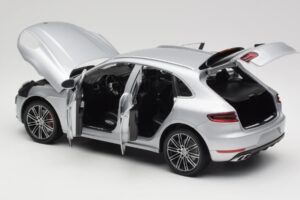 Porsche Macan Turbo 95B Srebrny Minichamps 1:18 110062504 Metal — zdjęcie 7 z 8