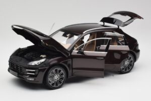 Porsche Macan 95B Turbo Mahoń Metalik Minichamps 1:18 110062500 Metal — zdjęcie 2 z 8