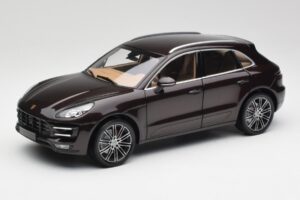 Porsche Macan 95B Turbo Mahoń Metalik Minichamps 1:18 110062500 Metal