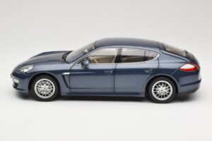 Porsche Panamera 970 S Niebieski Minichamps 1:18 WAP02100119 Metal — zdjęcie 4 z 8
