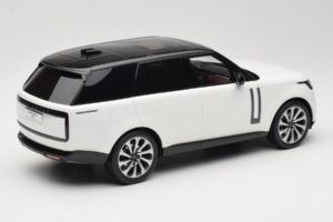Land Rover Range Rover L460 P530 Autobiography Fuji White GT Spirit 1:18 GT533 Żywica — zdjęcie 2 z 6