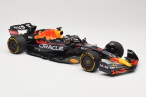 Red Bull Racing RB18 #1 M. Verstappen Winner Miami GP 2022 Minichamps 1:18 110220501 Metal — zdjęcie 4 z 6