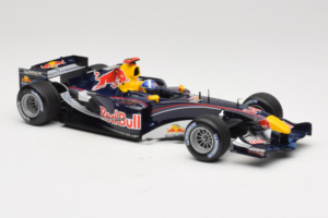 Red Bull RB1 Cosworth #14 D. Coulthard Red Bull Racing Showcar 2005 Minichamps 1:18 100050084 Metal — zdjęcie 4 z 7