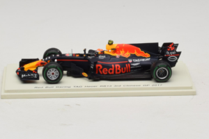 Red Bull RB13 Tag Heuer #33 M. Verstappen 3rd Chinese Grand Prix 2017 Spark 1:43 S5037 Żywica