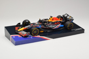 Red Bull RB19 #1 M. Verstappen Oracle Red Bull Racing United States Grand Prix Winner World Champion 2023 Minichamps 1:18 113 — zdjęcie 2 z 7