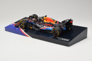 Red Bull RB19 #1 M. Verstappen Oracle Red Bull Racing United States Grand Prix Winner World Champion 2023 Minichamps 1:18 113 — zdjęcie 5 z 7