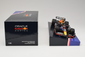 Red Bull RB19 #1 M. Verstappen Oracle Red Bull Racing United States Grand Prix Winner World Champion 2023 Minichamps 1:18 113 — zdjęcie 6 z 7