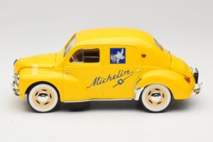 Renault 4CV Michelin Yellow Solido 1:18 82002 Metal — zdjęcie 3 z 6