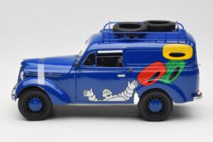 Renault Juvaquatre Michelin Blue Solido 1:18 82008 Metal — zdjęcie 4 z 8