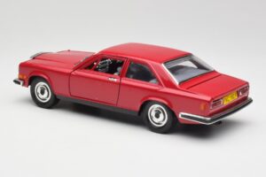Rolls-Royce Camargue Czerwony Bburago 1:22 3001 Metal — zdjęcie 7 z 8