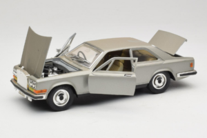 Rolls-Royce Camargue Srebrny Bburago 1:18 3001-M2 Metal — zdjęcie 2 z 8