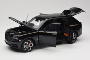 Rolls-Royce Cullinan Czarny Z Gold Coachline & Shadow Wheels OEM 1:18 028-15A Metal — zdjęcie 2 z 8