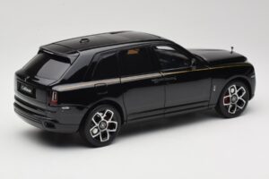 Rolls-Royce Cullinan Czarny Z Gold Coachline & Shadow Wheels OEM 1:18 028-15A Metal — zdjęcie 3 z 8