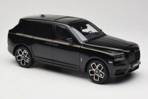 Rolls-Royce Cullinan Czarny Z Gold Coachline & Shadow Wheels OEM 1:18 028-15A Metal — zdjęcie 6 z 8