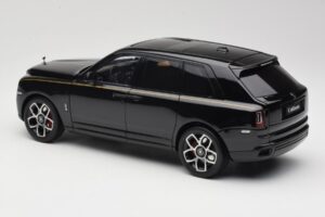 Rolls-Royce Cullinan Czarny Z Gold Coachline & Shadow Wheels OEM 1:18 028-15A Metal — zdjęcie 7 z 8