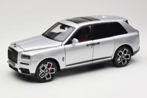 Rolls-Royce Cullinan Srebrny Z Shadow Wheels OEM 1:18 028-16A Metal
