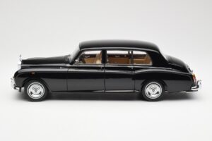 Rolls-Royce Phantom VI EWB Czarny Kyosho 1:18 08905BK Metal — zdjęcie 4 z 8