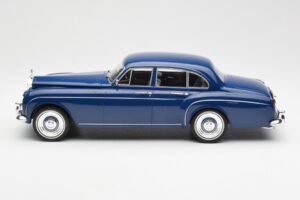 Rolls-Royce Silver Cloud III Flying Spur Mulliner RHD Granatowy MCG 1:18 MCG18124 Metal — zdjęcie 3 z 6