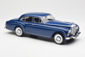 Rolls-Royce Silver Cloud III Flying Spur Mulliner RHD Granatowy MCG 1:18 MCG18124 Metal — zdjęcie 4 z 6