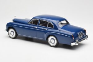 Rolls-Royce Silver Cloud III Flying Spur Mulliner RHD Granatowy MCG 1:18 MCG18124 Metal — zdjęcie 5 z 6