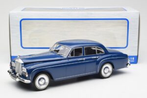 Rolls-Royce Silver Cloud III Flying Spur Mulliner RHD Granatowy MCG 1:18 MCG18124 Metal — zdjęcie 6 z 6