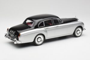Rolls-Royce Silver Cloud III Mulliner Srebrny & Czarny MCG 1:18 MCG18128 Metal — zdjęcie 2 z 6